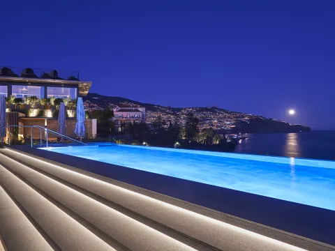 Les Suites at Cliff Bay PortoBay