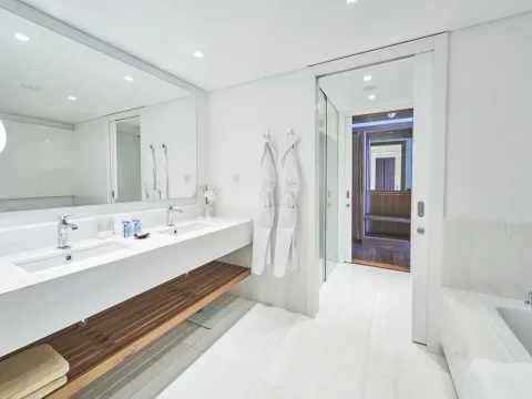 Les Suites at Cliff Bay PortoBay